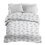 Set di biancheria da letto con coperte terapeutiche bianche e orecchini boho