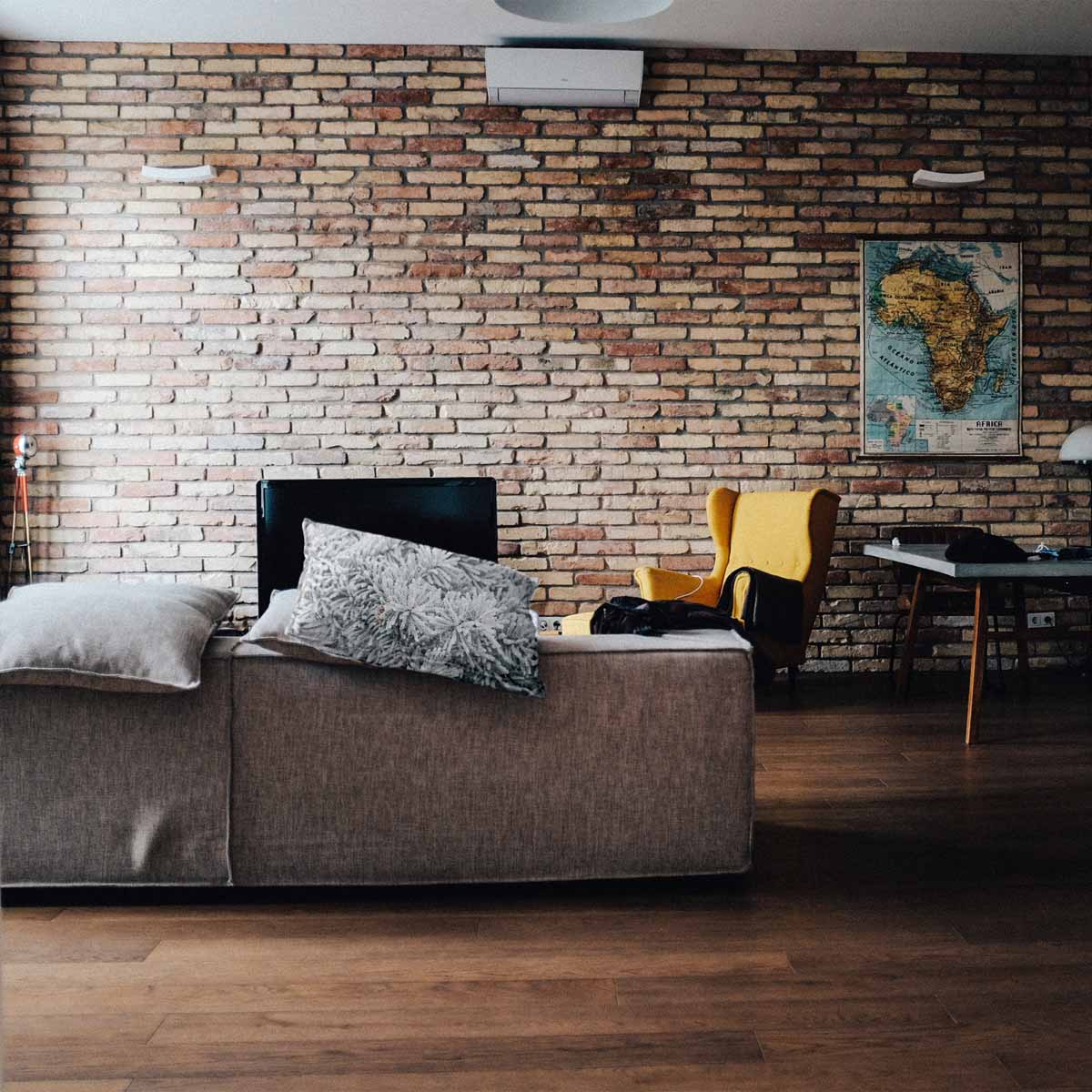 Cuscino sanitario con stalattiti di ghiaccio