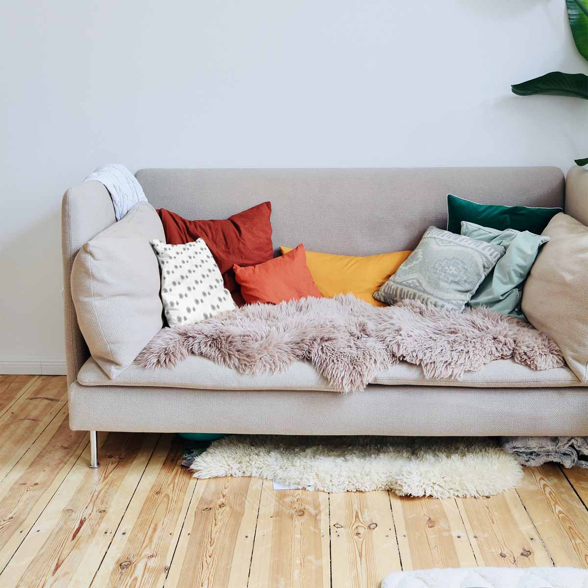 Cuscino sanitario bianco con nappe grigie