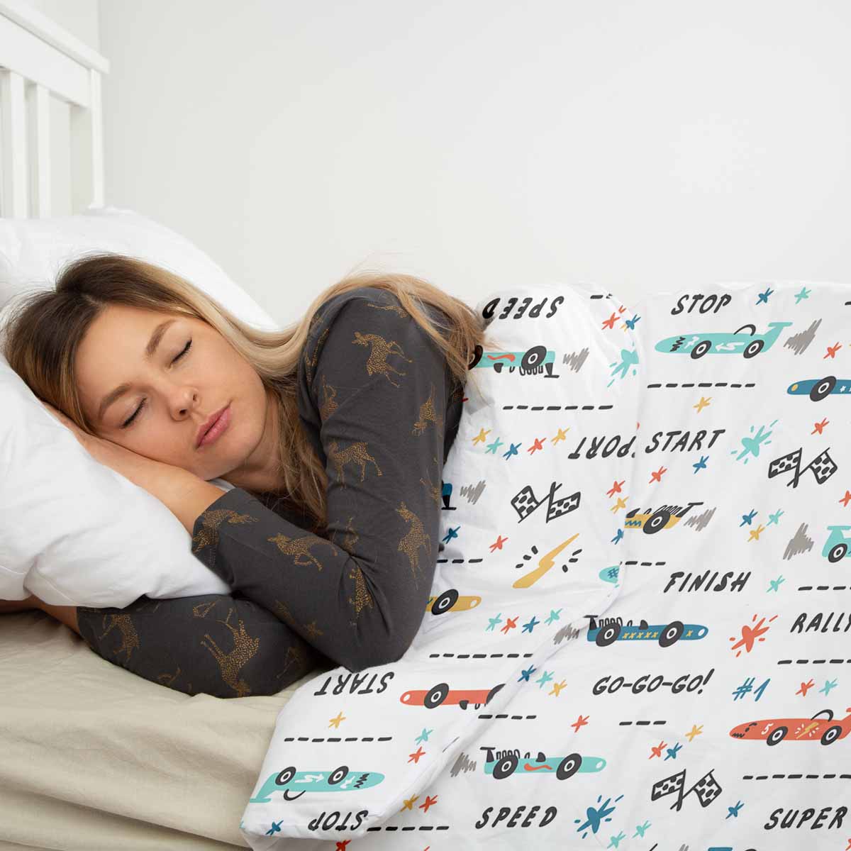 Coperta terapeutica originale - Rivestimento in cotone bianco con macchine da corsa