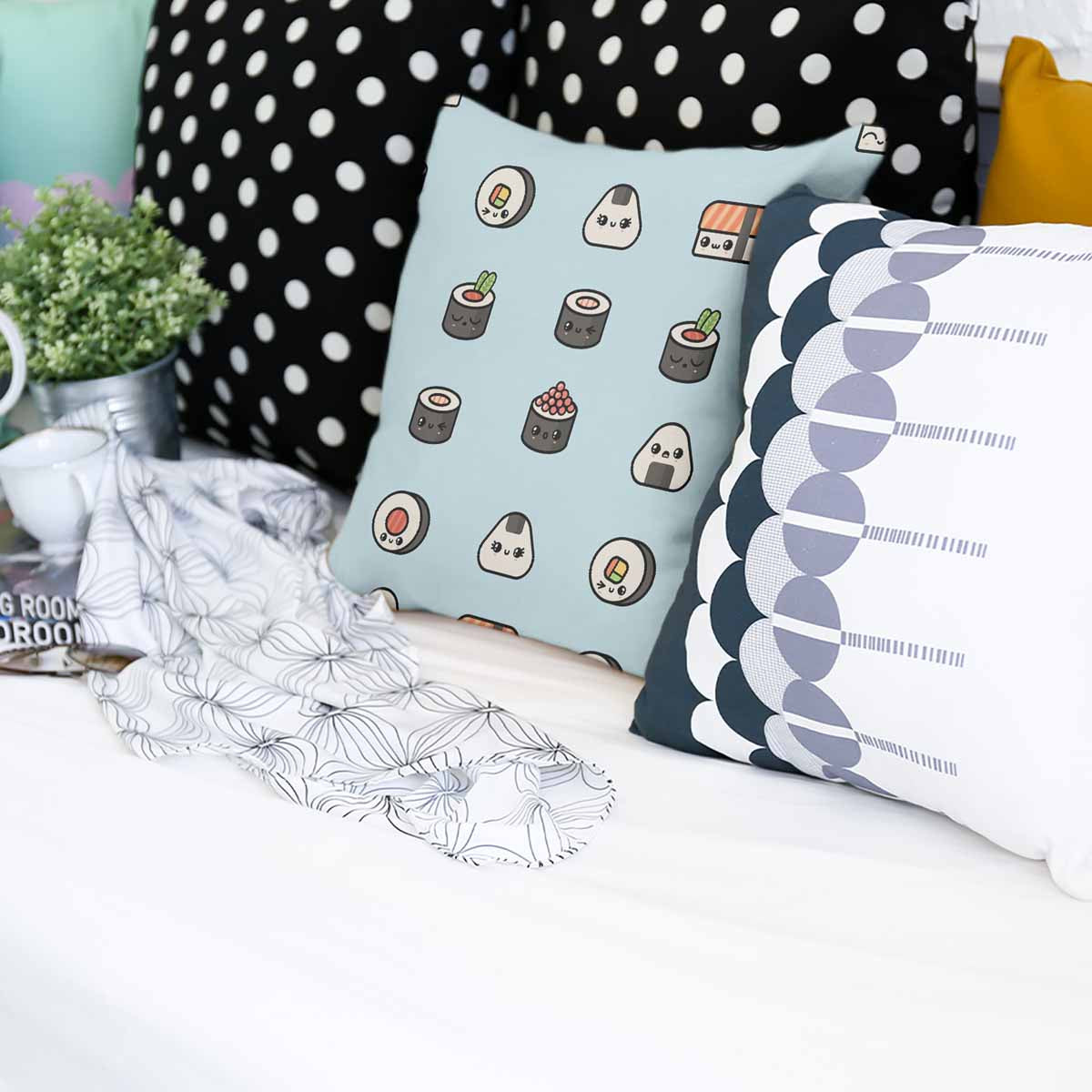 Cuscino sanitario azzurro chiaro con sushi