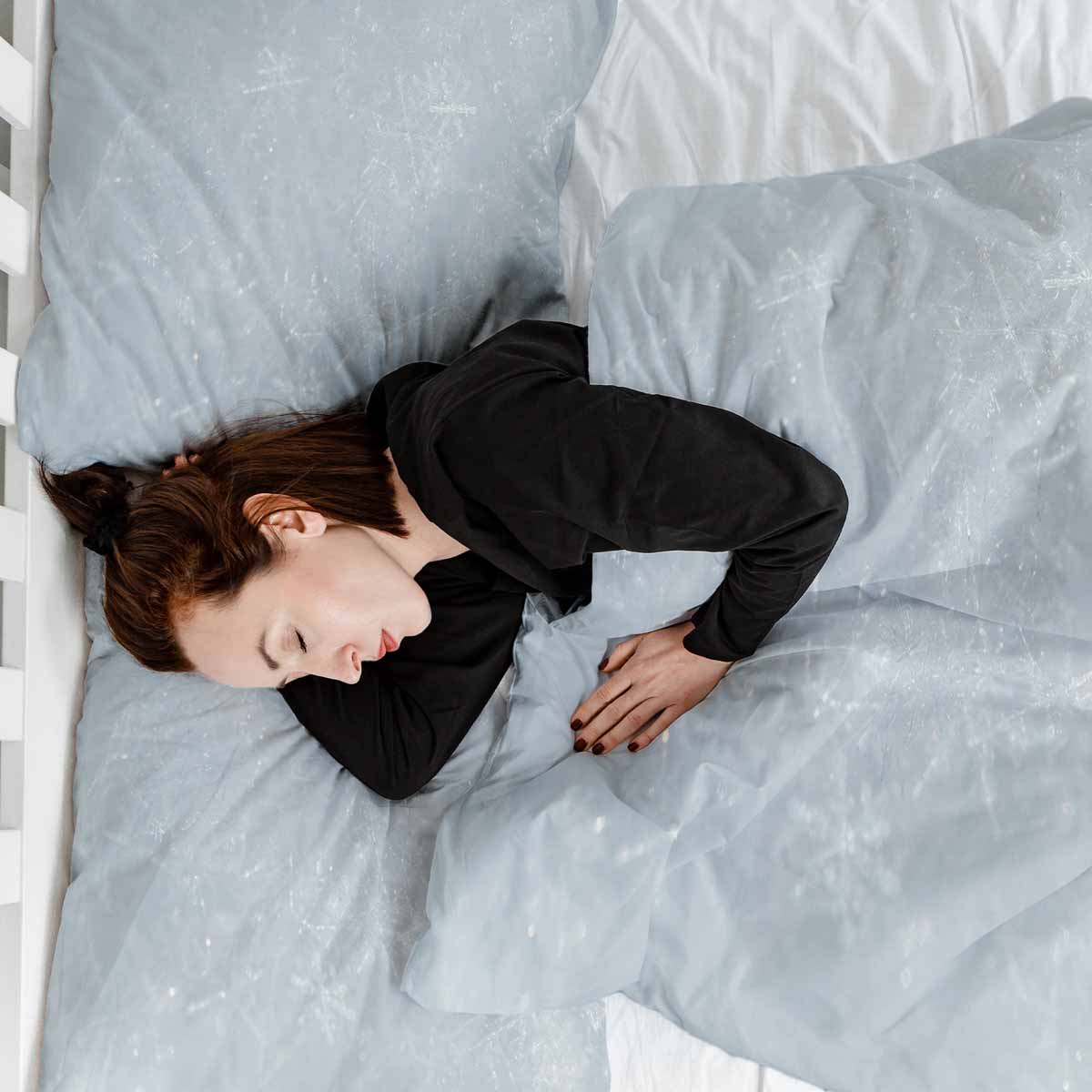 Set di biancheria da letto con coperta terapeutica grigia con fiocchi di neve