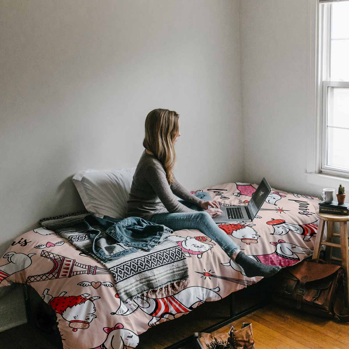 Set di biancheria da letto con coperta terapeutica per cani a Parigi