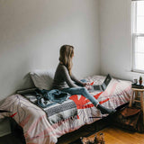 Set di biancheria da letto con coperta terapeutica beige con foglie colorate