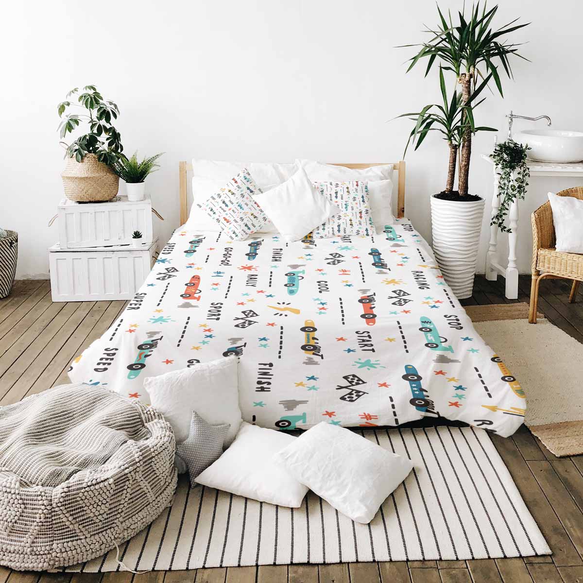 Set di biancheria da letto con coperta terapeutica bianca con macchine da corsa