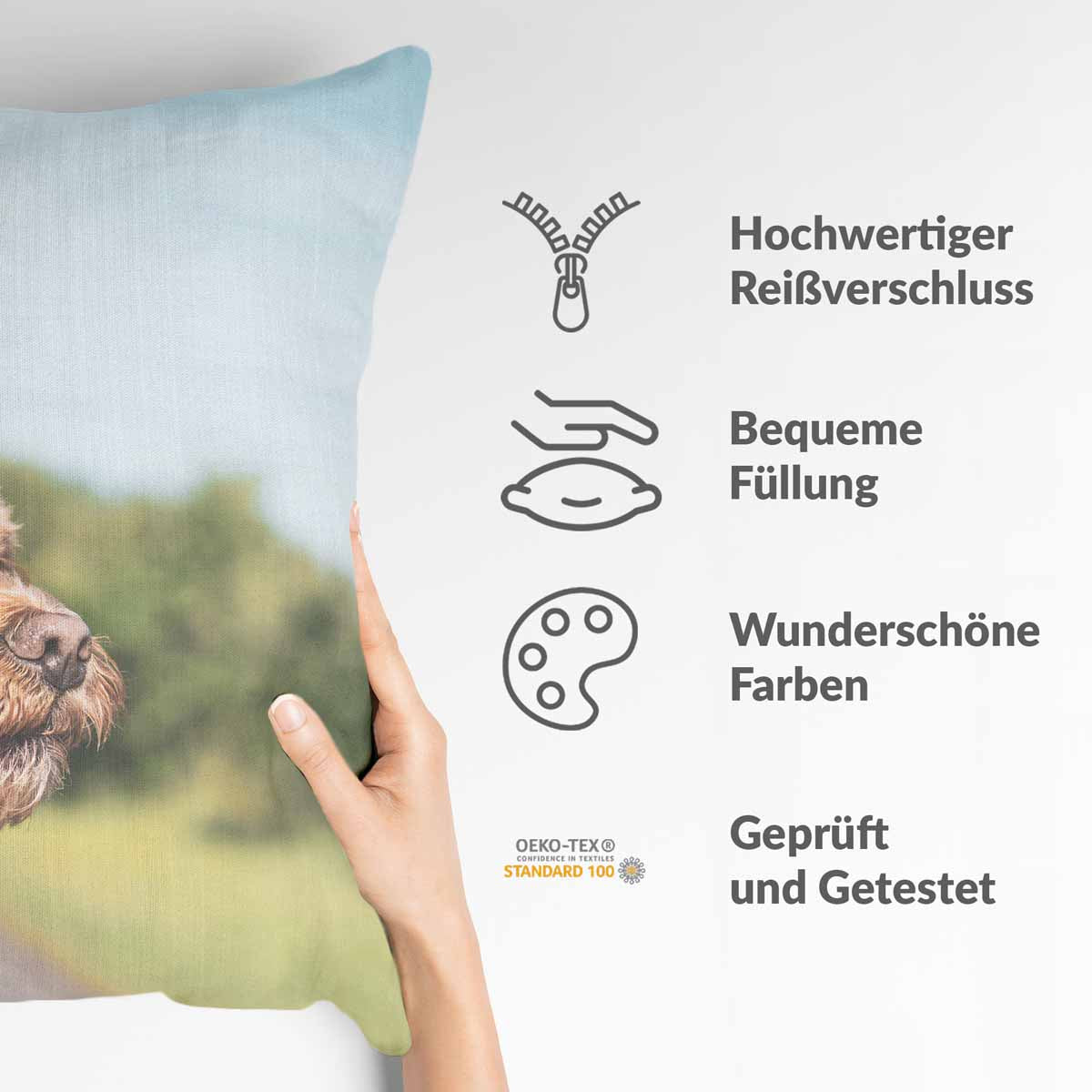 Cuscino sanitario con cane in auto