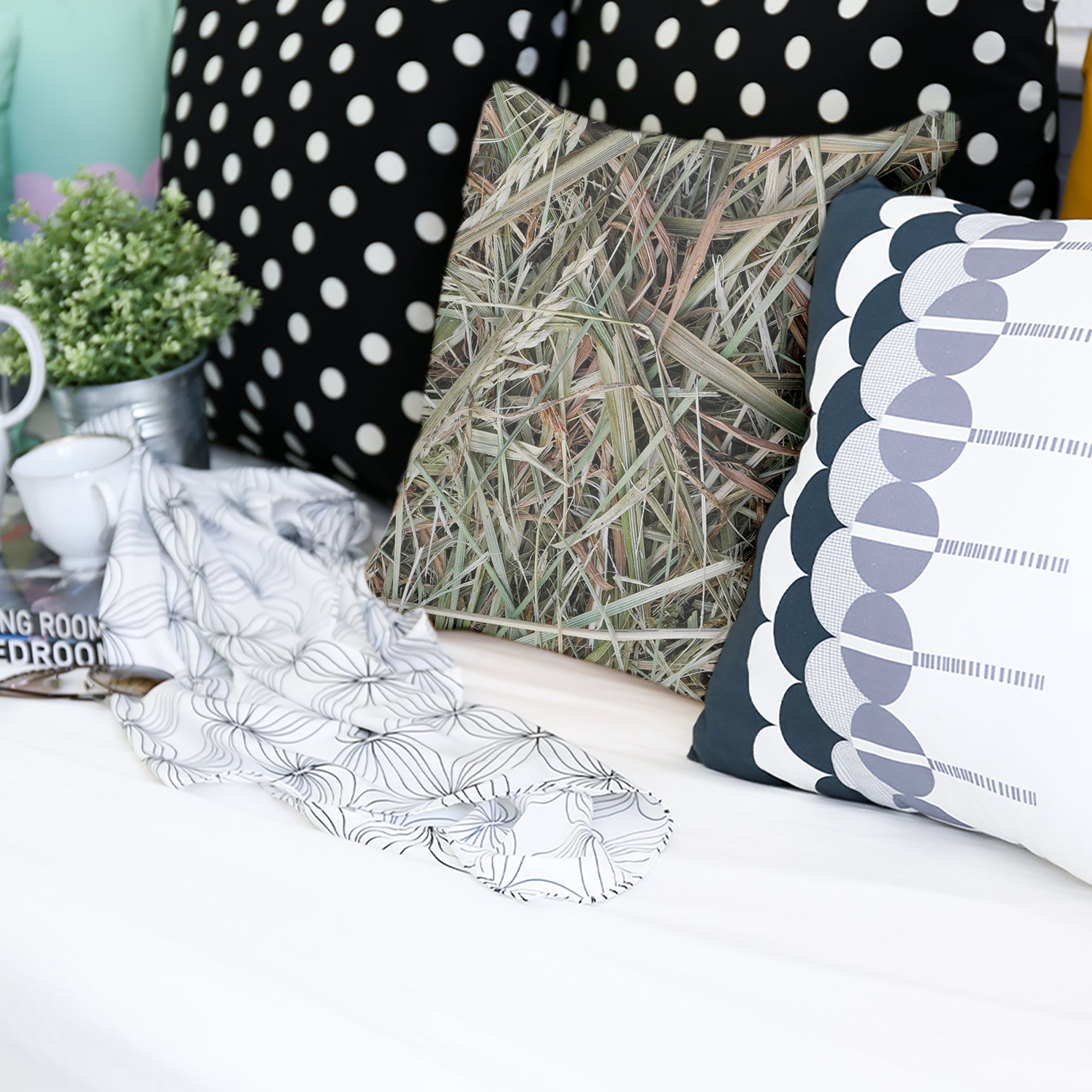 Cuscino sanitario bianco con paglia