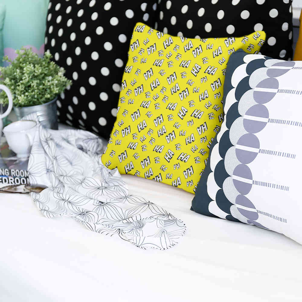 Cuscino salute giallo Ha Ha