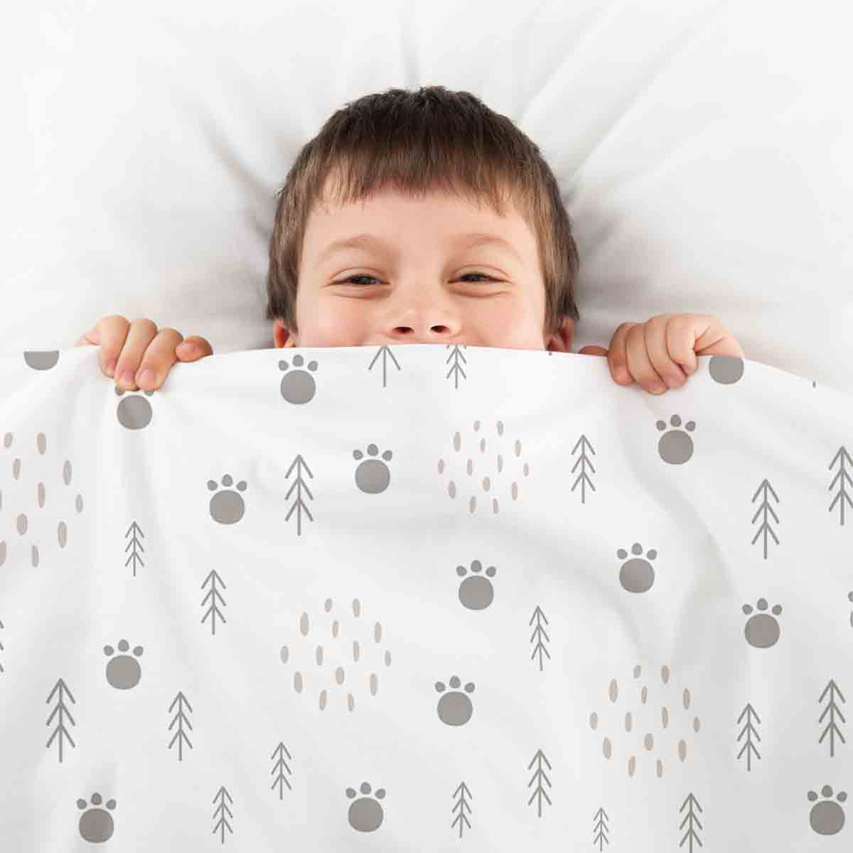 Set di biancheria da letto con coperte terapeutiche Impronte di zampe nella foresta