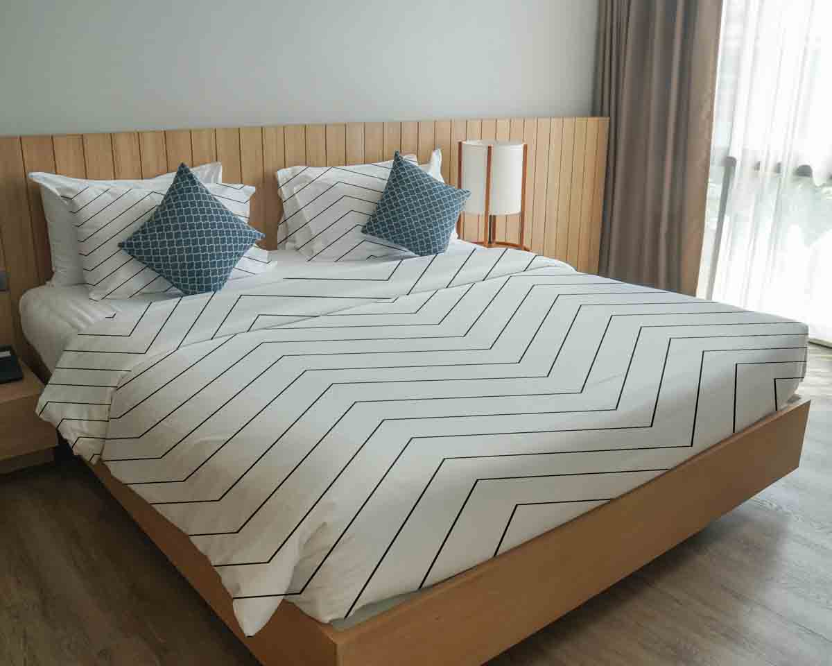 Coperta terapeutica originale - Rivestimento in cotone bianco con zigzag nero