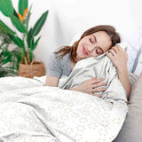 Set di biancheria da letto con coperte terapeutiche e soffioni astratti