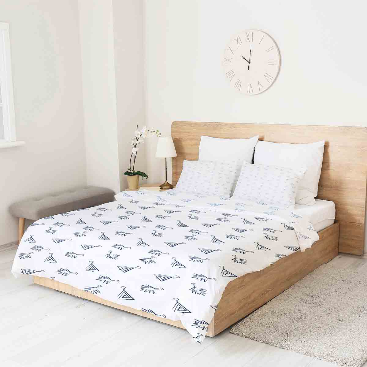 Set di biancheria da letto con coperte terapeutiche bianche e orecchini boho
