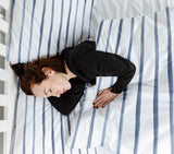 Set di biancheria da letto con coperte terapeutiche a righe orizzontali blu