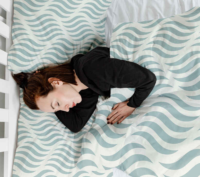 Set di biancheria da letto con coperte terapeutiche onde astratte