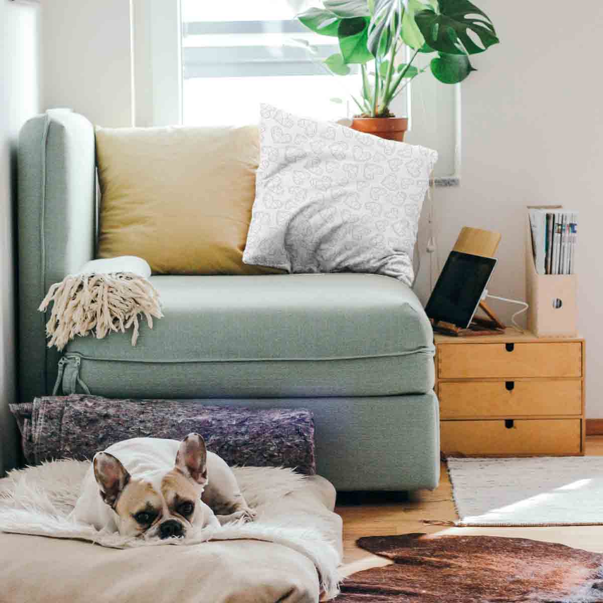 Cuscino salute bianco con cuori geometrici