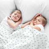 Set di biancheria da letto con coperta terapeutica bianca con cuoricini blu