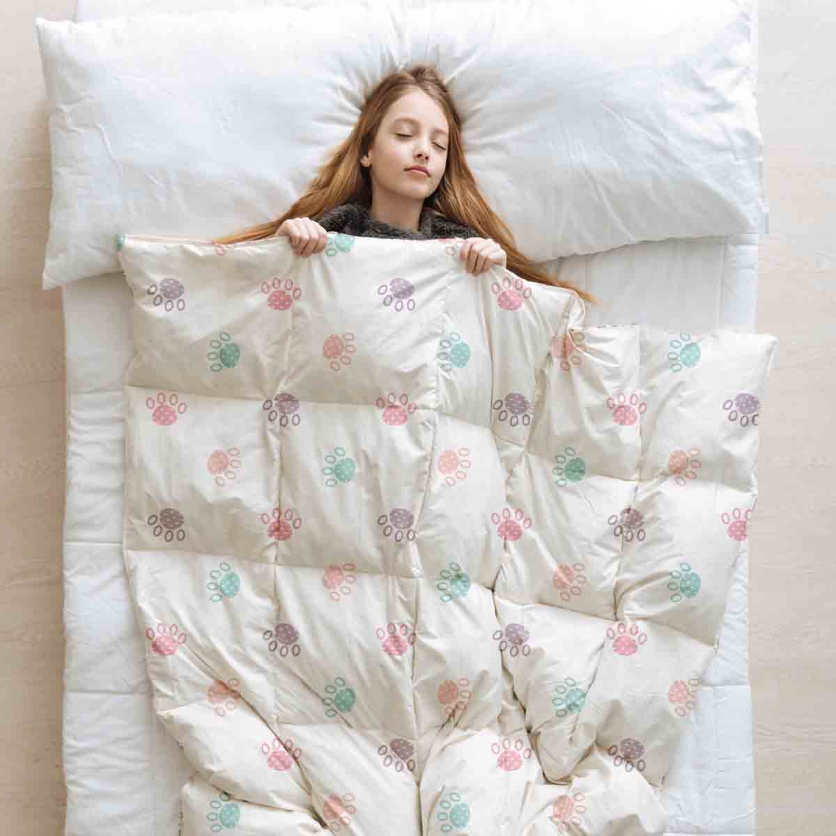 Set di biancheria da letto con coperte terapeutiche bianco con zampe colorate