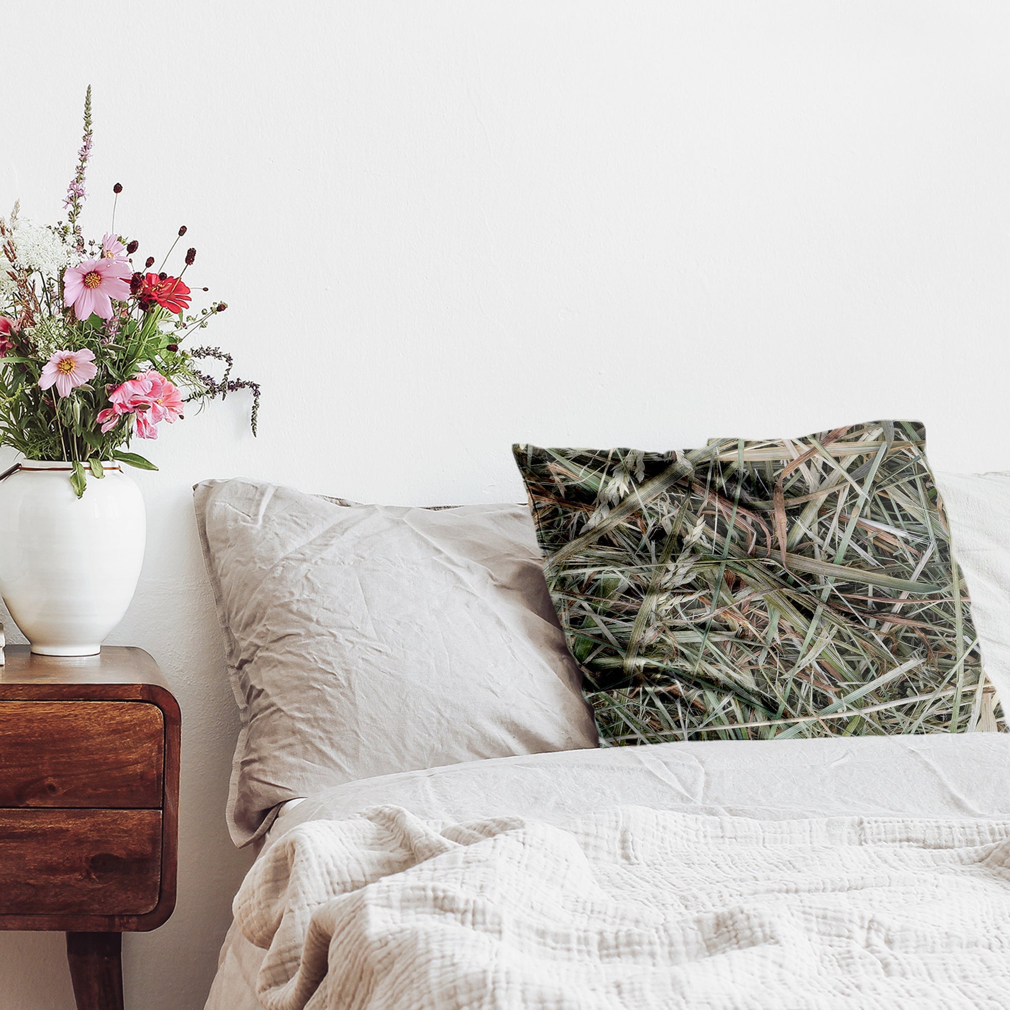 Cuscino sanitario bianco con paglia