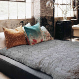 Set di biancheria da letto con coperta terapeutica grigia cuori geometrici