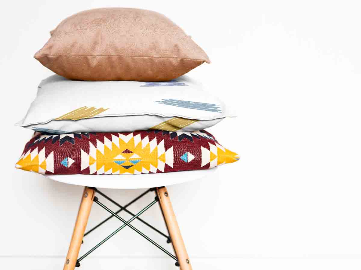 Cuscino sanitario strisce colorate