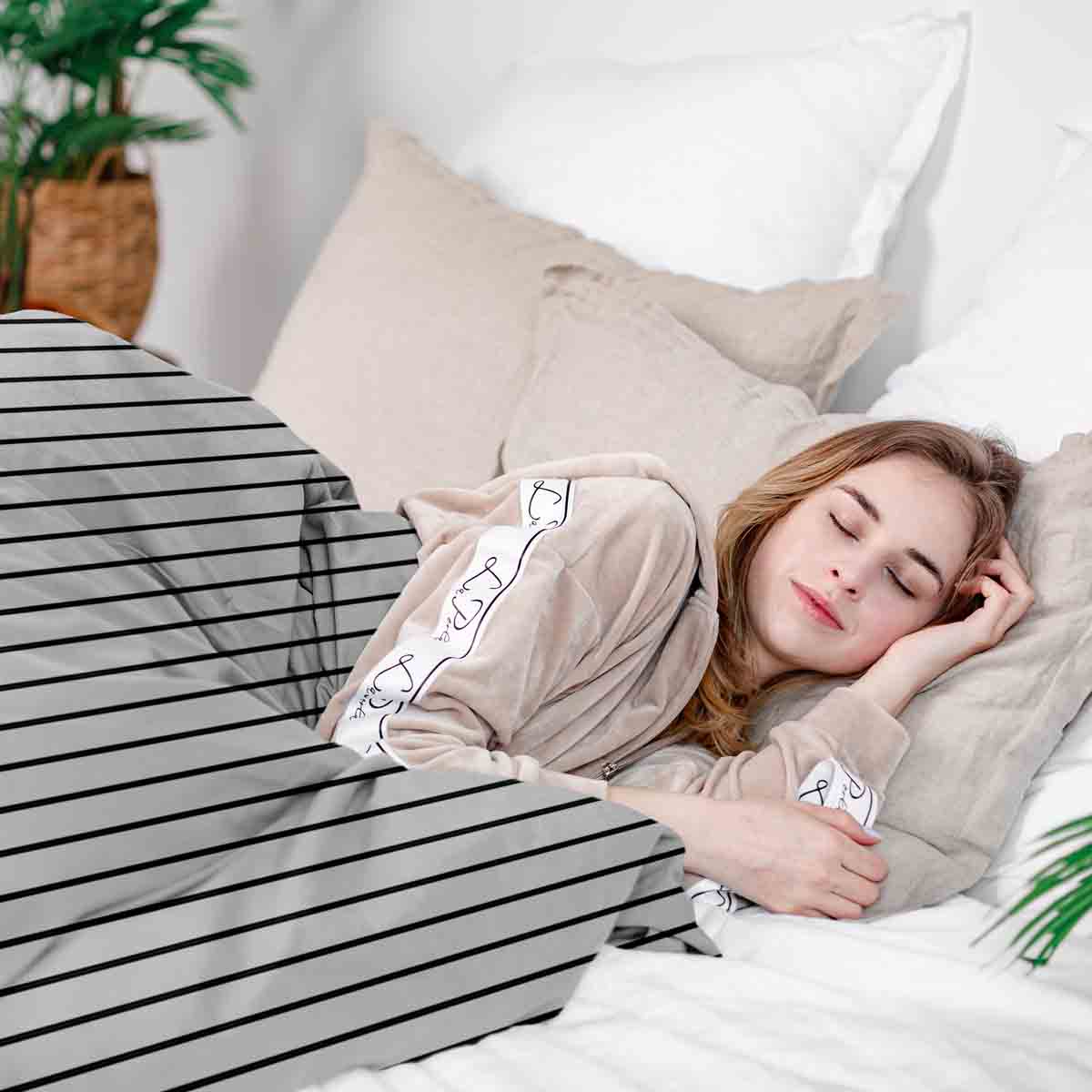 Set di biancheria da letto con coperta terapeutica bianca con strisce nere