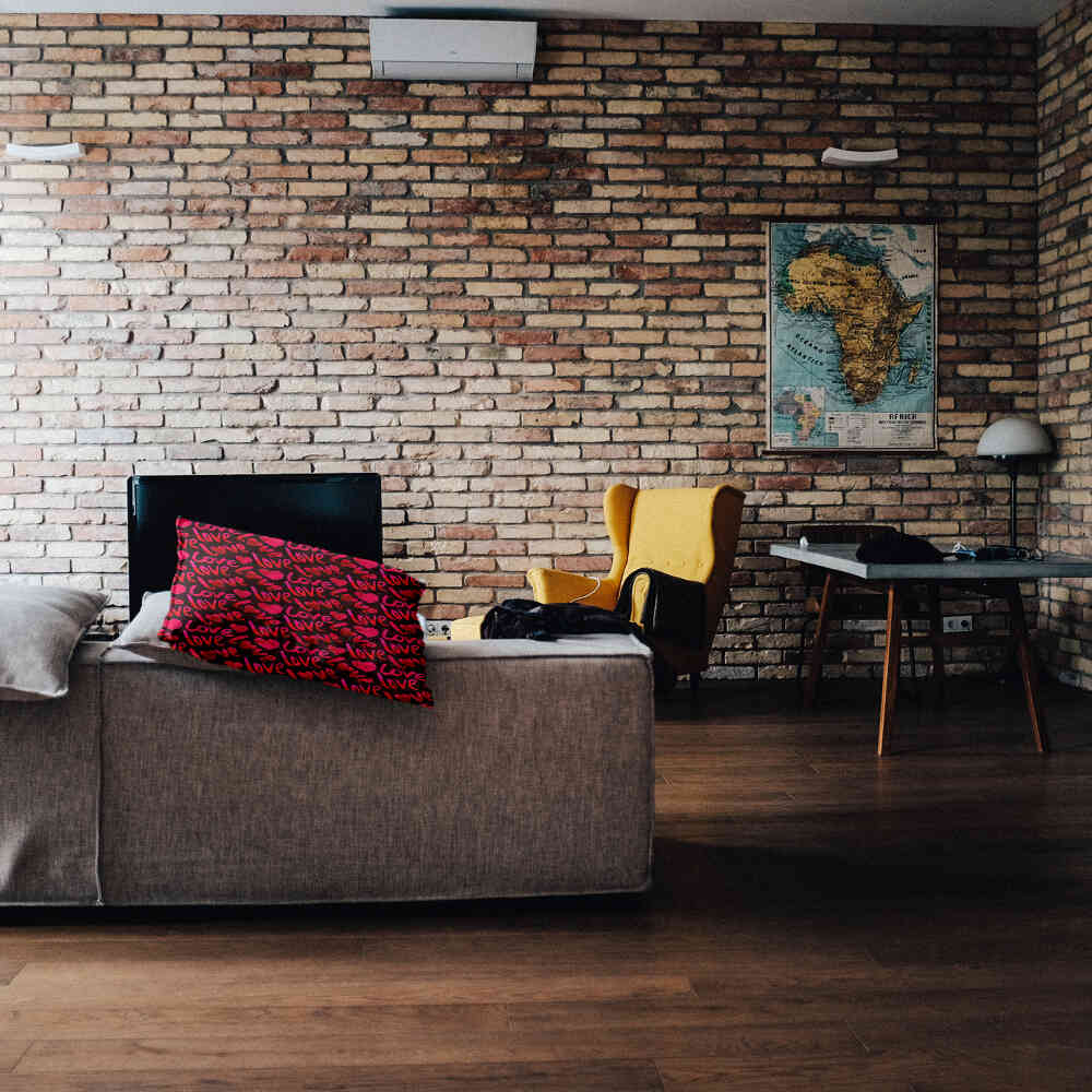 Cuscino salute nero con scritta Love