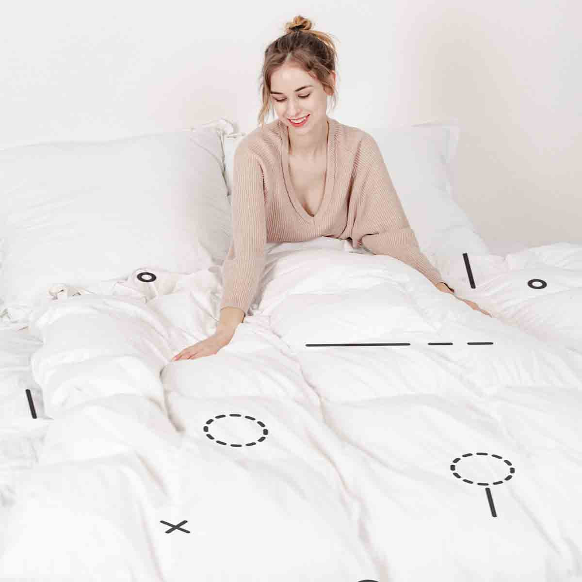 Set di biancheria da letto con coperte terapeutiche bianco con forme nere