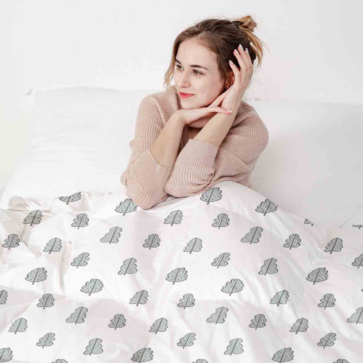 Set di biancheria da letto con coperte terapeutiche bianco con alberelli