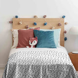 Set di biancheria da letto con coperta terapeutica bianca con molti piccoli puntini