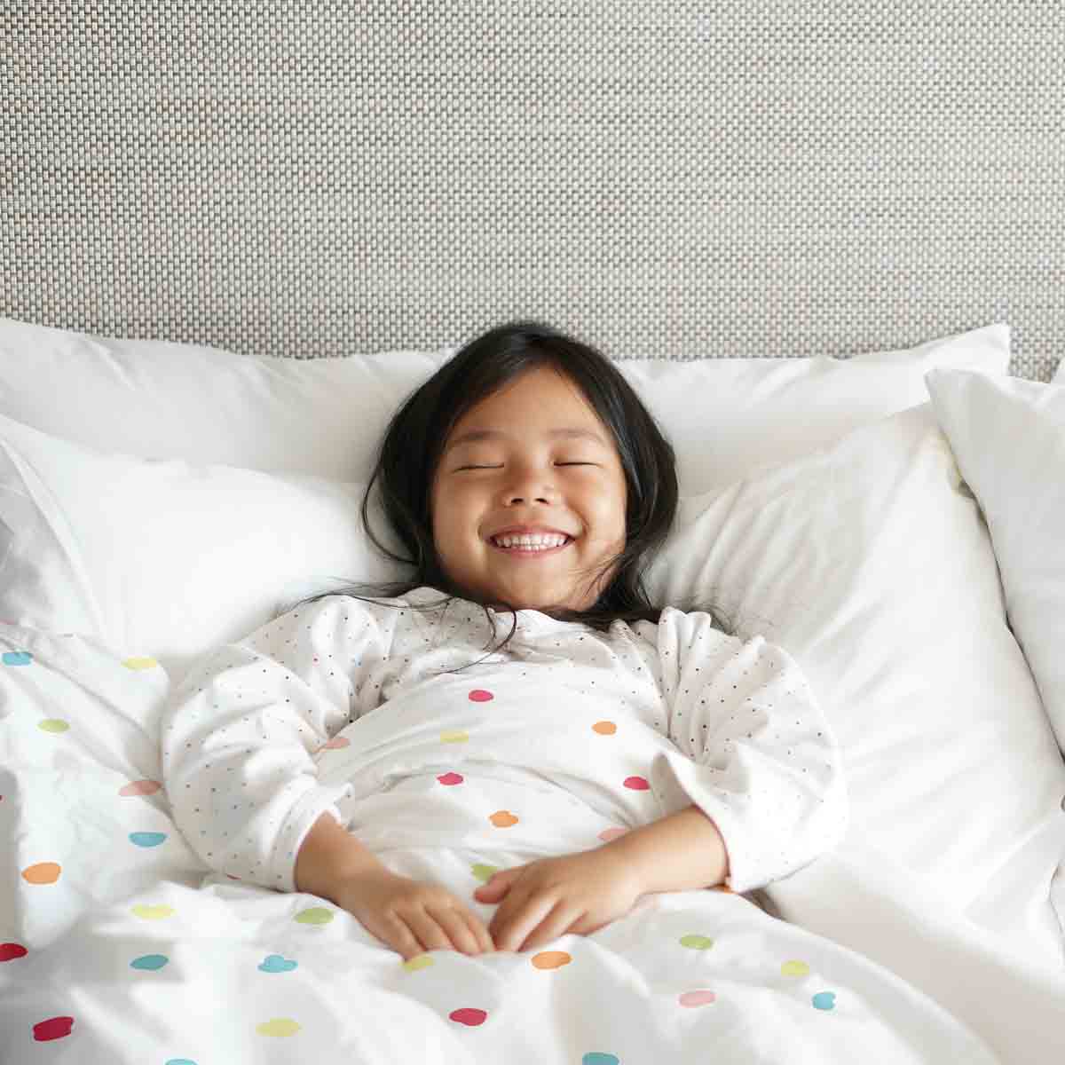 Set di biancheria da letto con coperta terapeutica a pois colorati