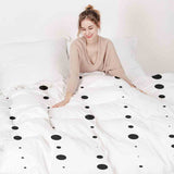 Set di biancheria da letto con coperta terapeutica bianca con punti neri