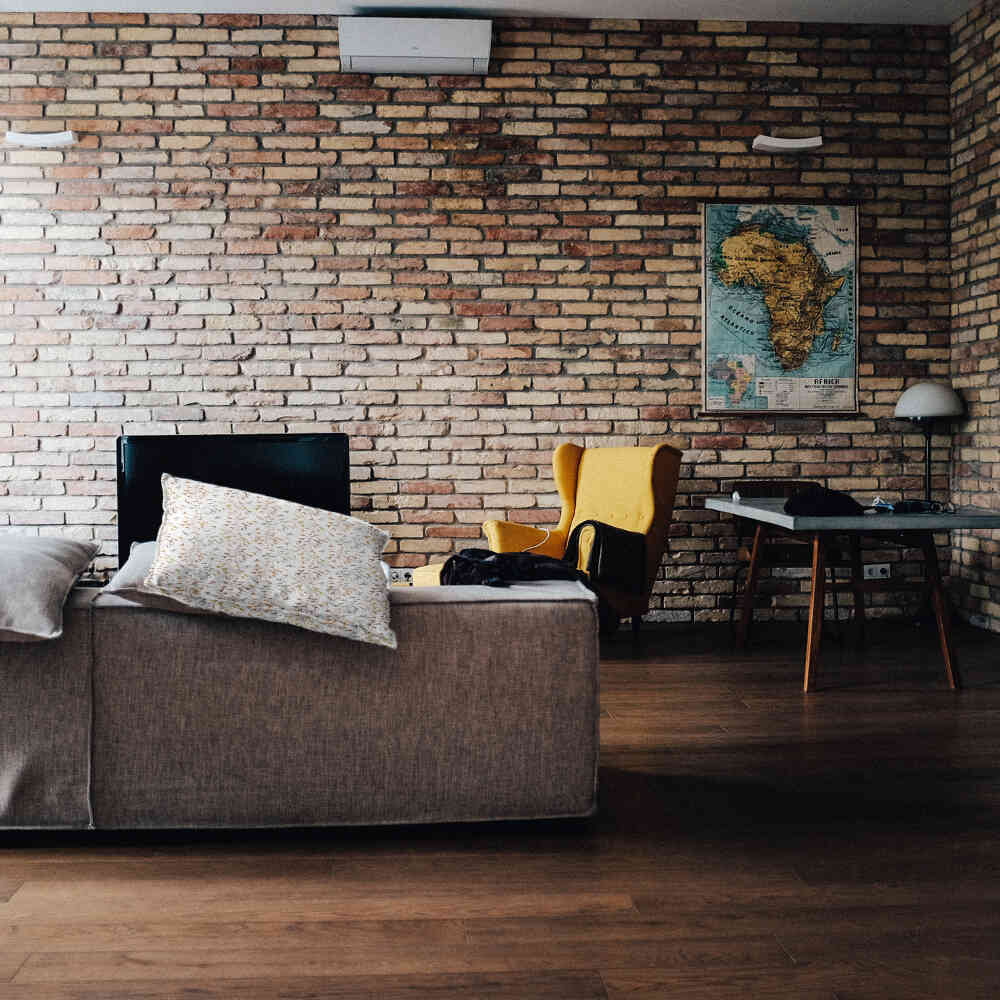 Cuscino per la salute con delicati rami colorati