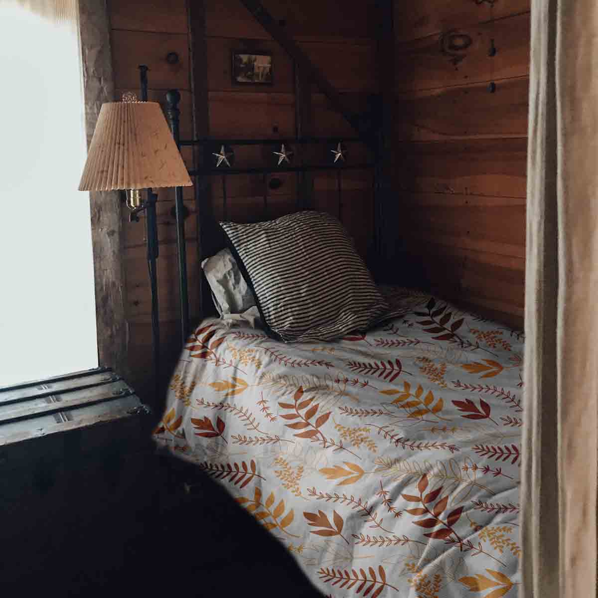 Set di biancheria da letto con coperte terapeutiche bianco con rami autunnali