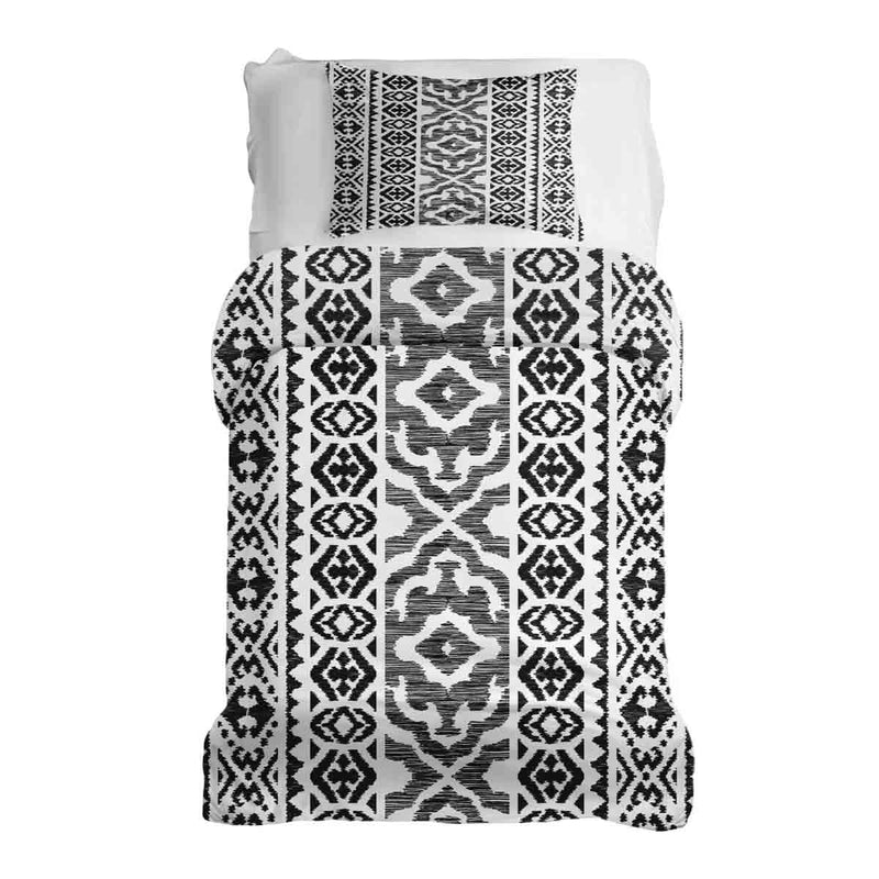Set di biancheria da letto con coperte terapeutiche e forme nere