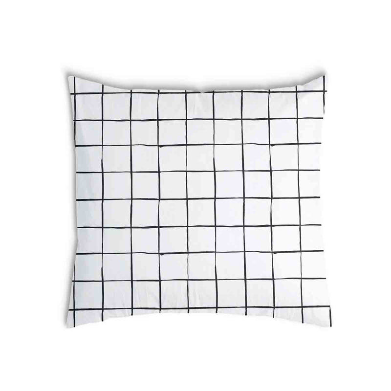 Cuscino sanitario bianco con quadri neri