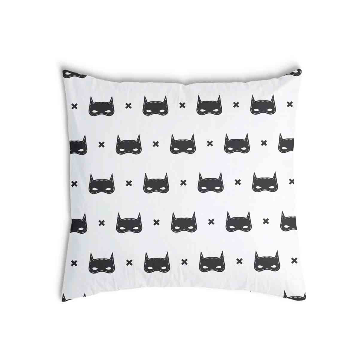 Cuscino sanitario bianco con maschera per gatti