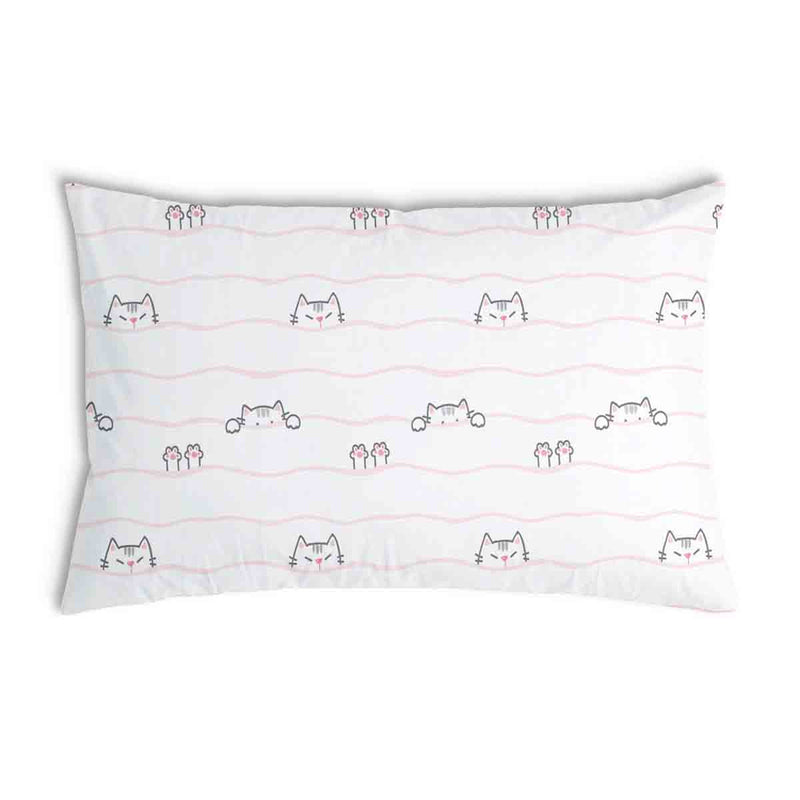 Cuscino sanitario bianco con piccoli gatti