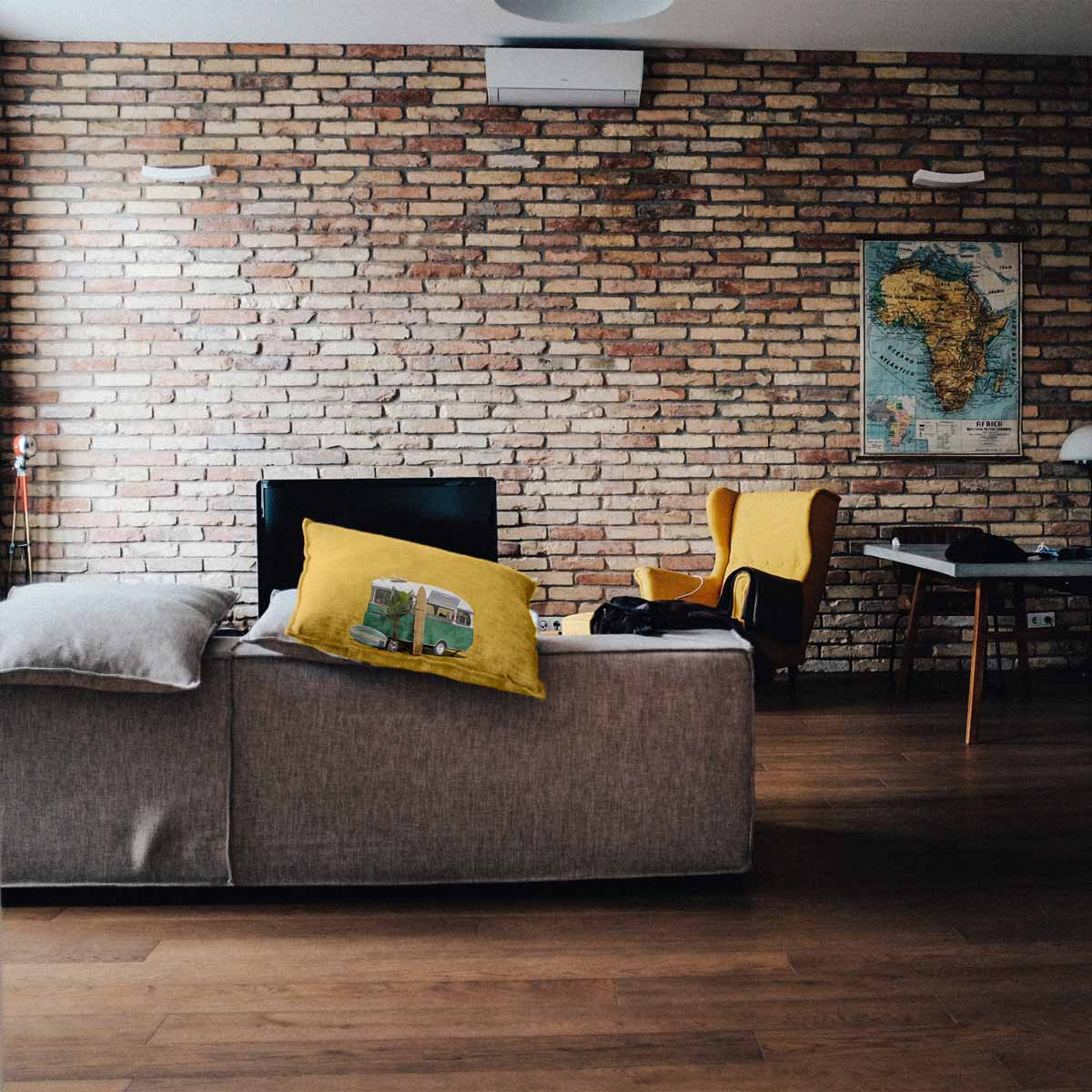 Cuscino sanitario giallo con bus