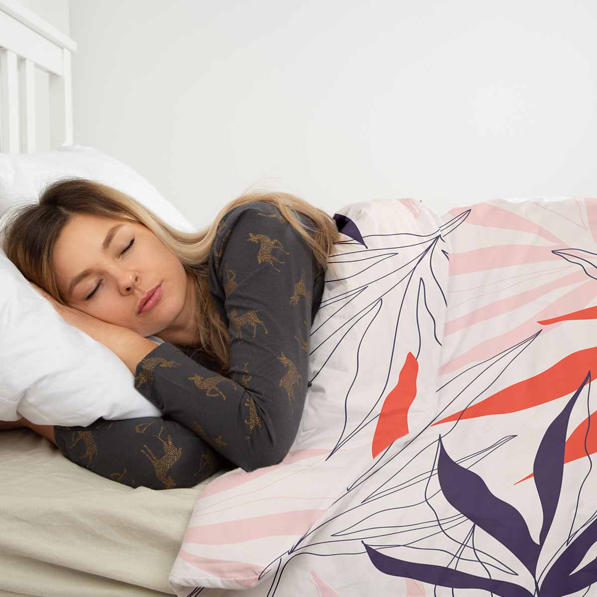 Set di biancheria da letto con coperte terapeutiche beige con foglie colorate