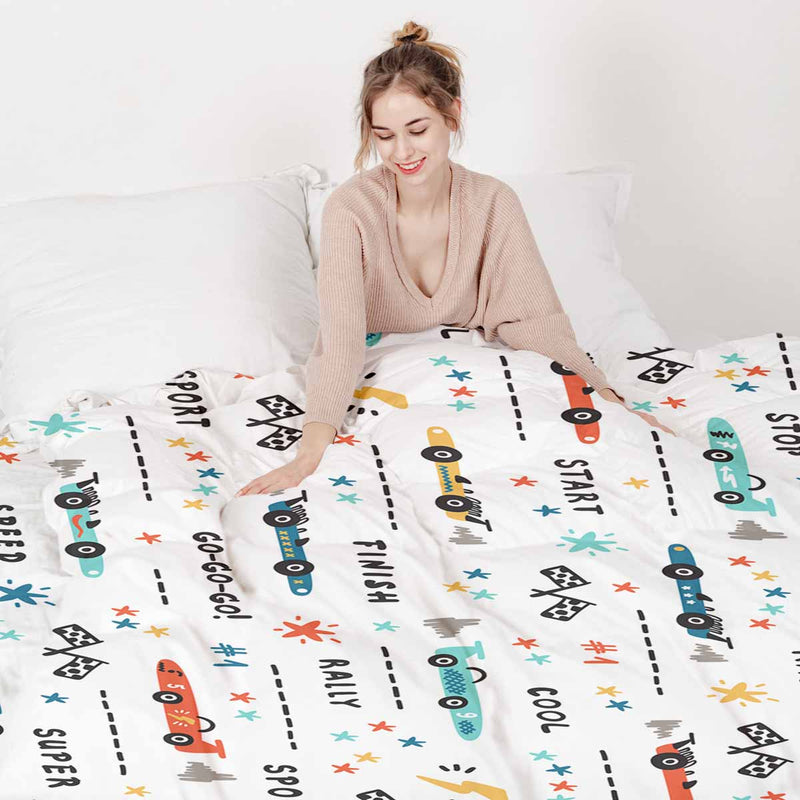 Coperta terapeutica originale - Rivestimento in cotone bianco con macchine da corsa