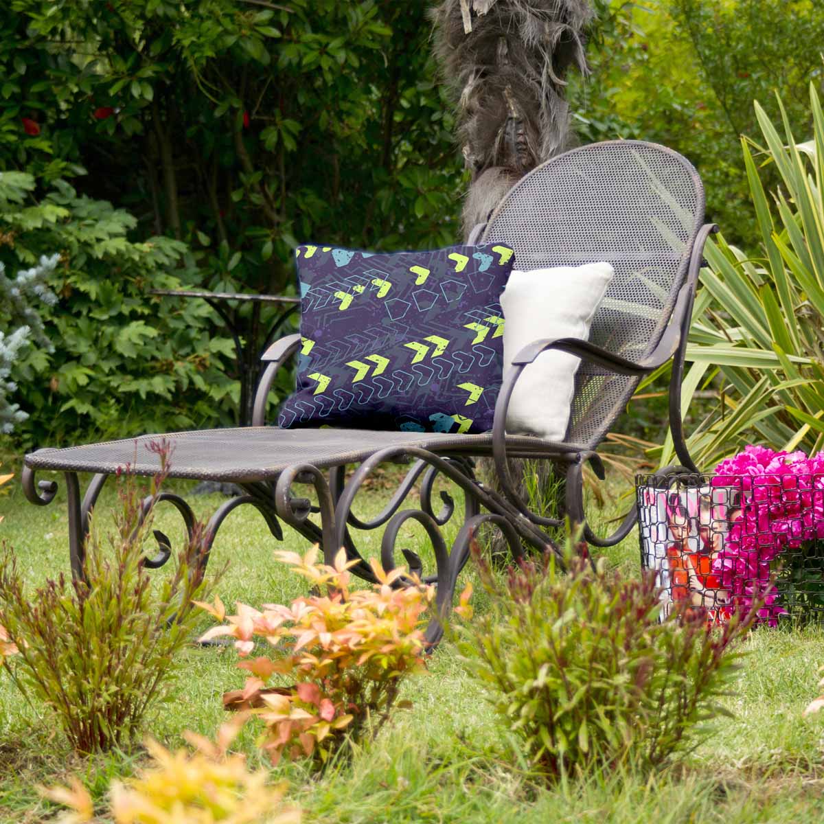 Cuscino sanitario blu scuro con frecce