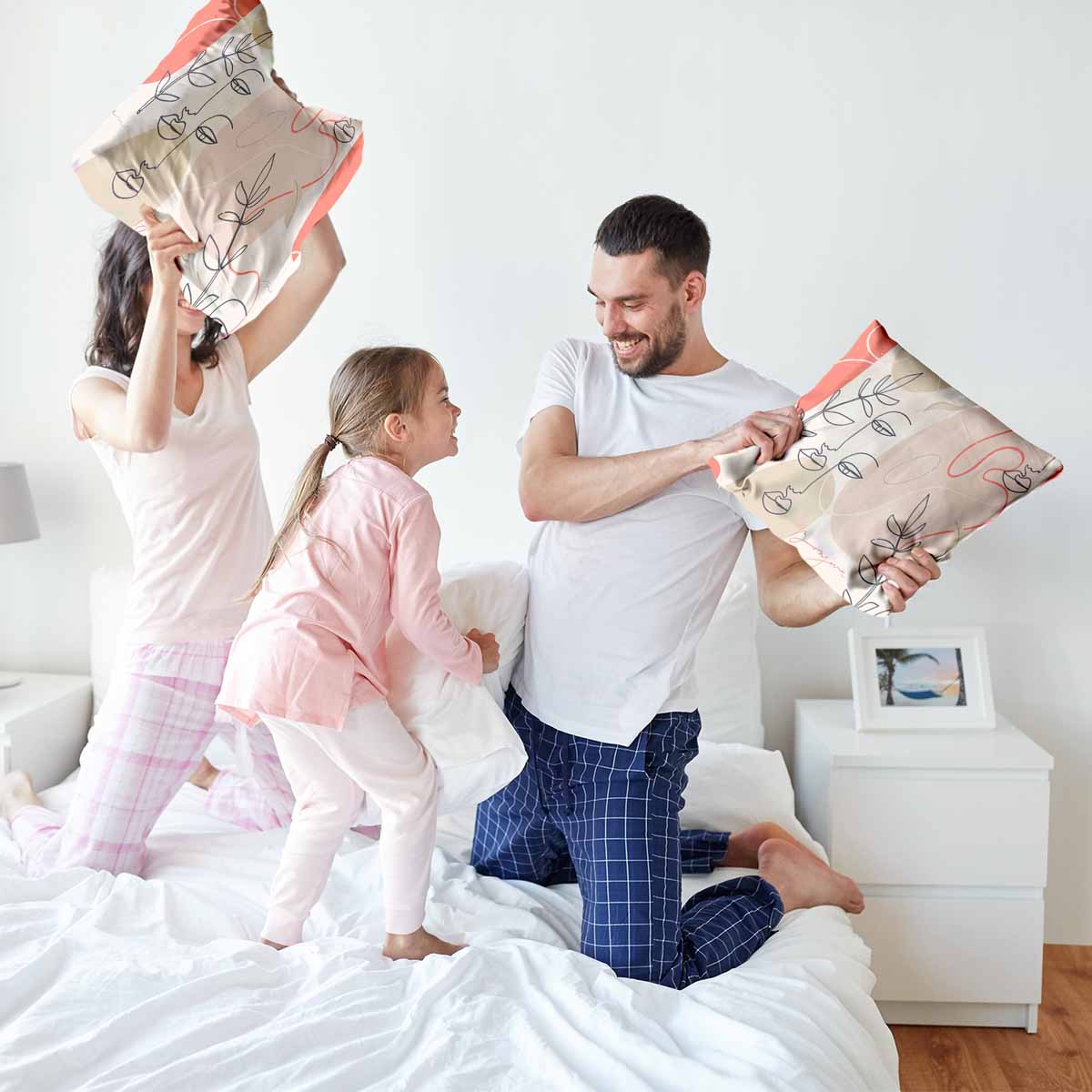 Cuscino salute beige con volto astratto