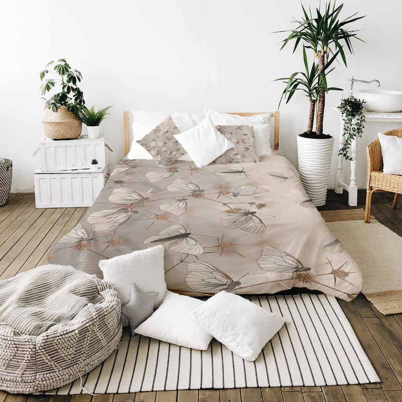 Set di biancheria da letto beige con coperte terapeutiche e tarme