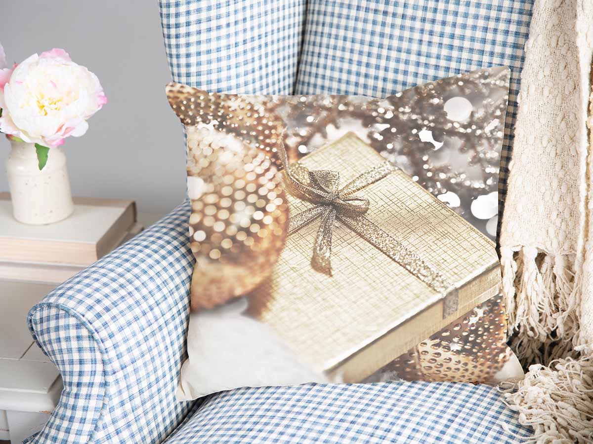 Cuscino salute con regalo dorato