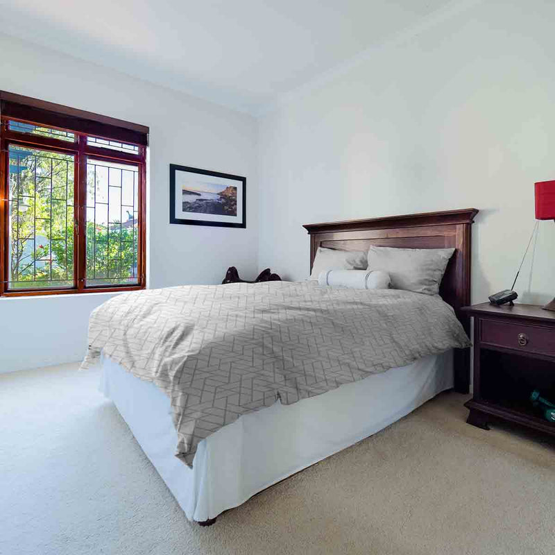 Set di biancheria da letto con coperte terapeutiche bianco con delicato motivo geometrico