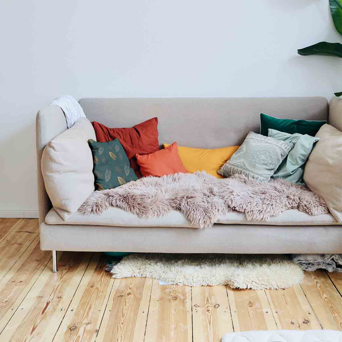 Cuscino salute verde con foglia dorata