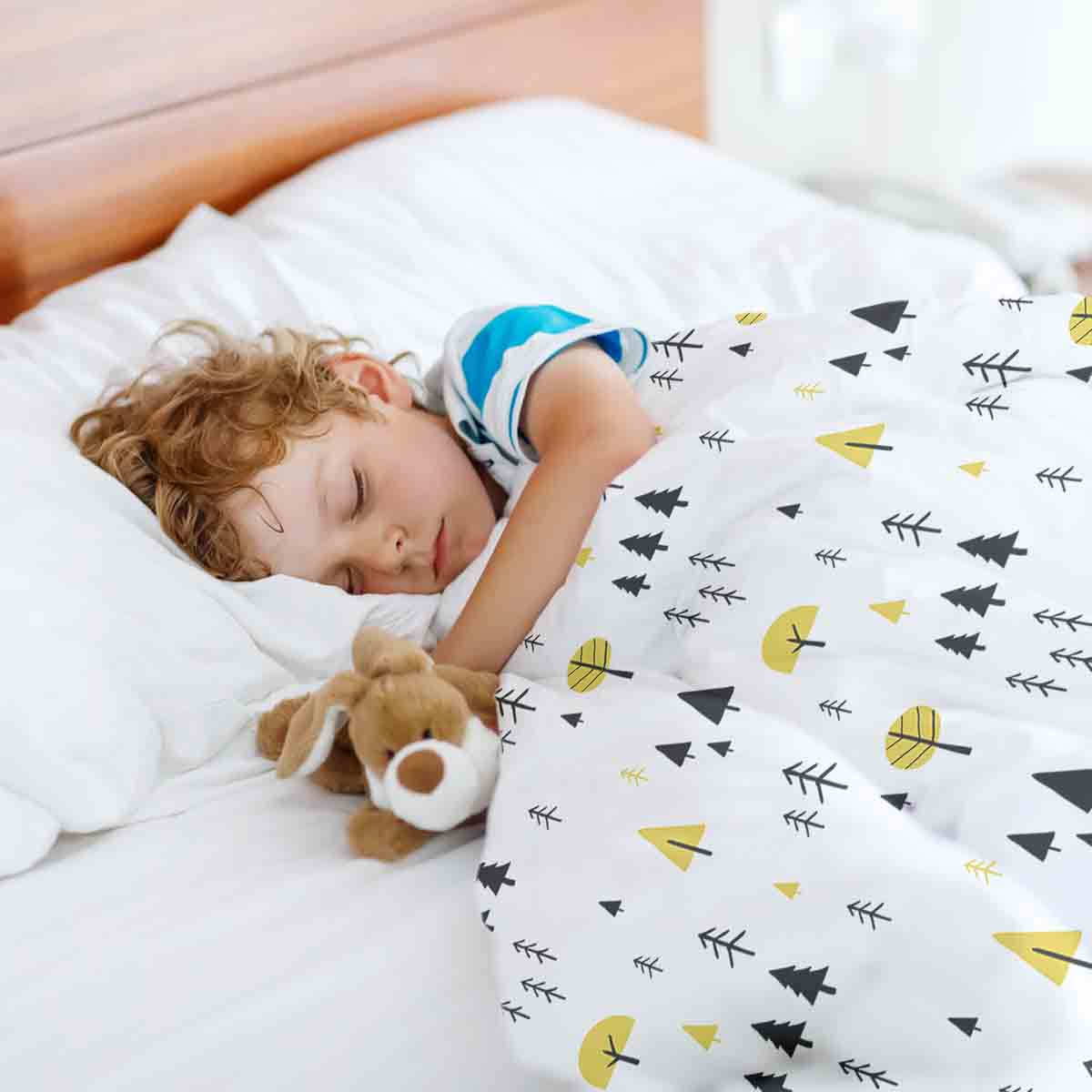 Set di biancheria da letto con coperte terapeutiche e alberi gialli