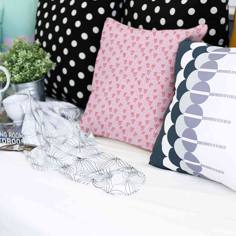 Cuscino salute rosa cuori rossi