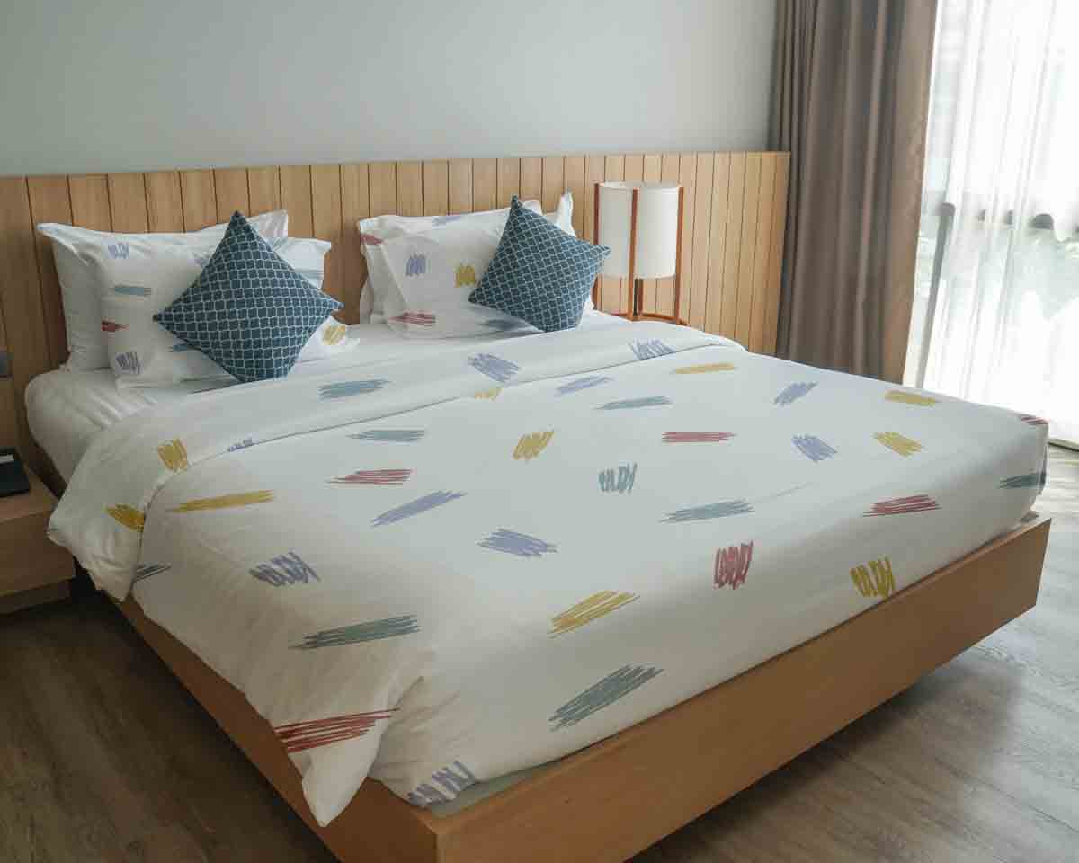 Set di biancheria da letto con coperte terapeutiche a strisce colorate