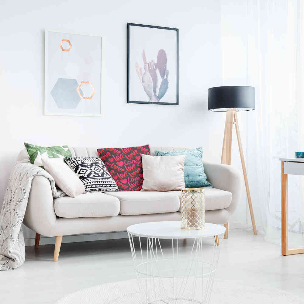 Cuscino salute nero con scritta Love